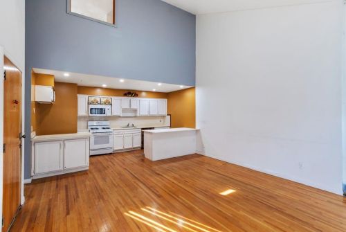 210 45th St, Union City, NJ 07087-6306