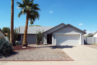 8820 Lawrence Ln, Peoria, AZ 85345-7886
