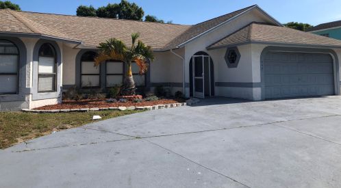 557 Port St Lucie Blvd, Fort Pierce, FL 34984-5175