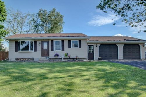 2101 Henry Johns Blvd, Newburg Corners, WI 54614-8851
