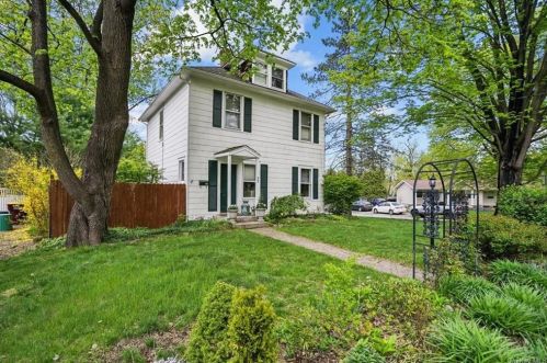 33 Galloway Rd, Warwick, NY 10990-1629