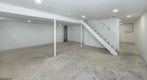 40 Oak St, Lincoln Park NJ  07035-2434 exterior