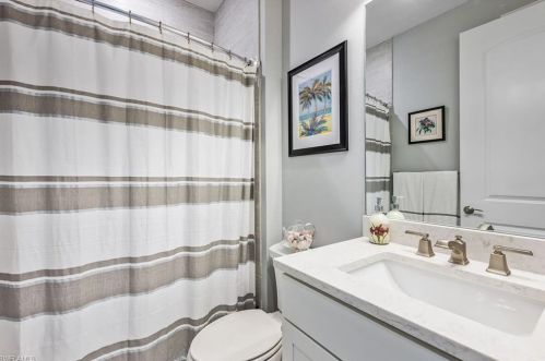 2770 Aviamar Cir, Naples FL 34114-9759 exterior