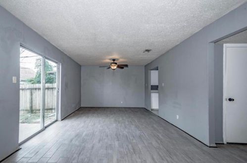 1229 Oregon St, Morgans Point TX  77571-6477 exterior