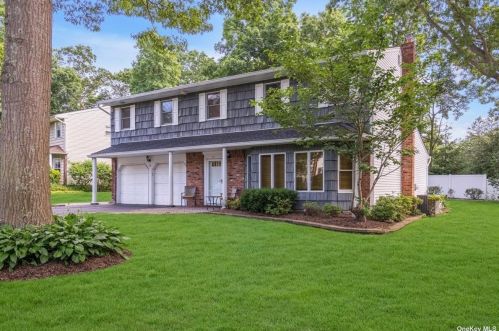 16 Fox Ln, Huntington Station, NY 11746-5926