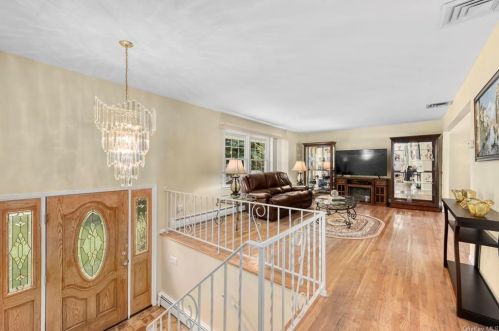 2710 Crompond Rd, Yorktown Hgts, NY 10598-3130