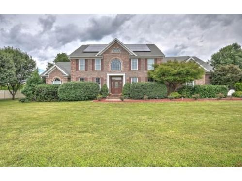 415 Dunwoody Ct, Blountville, TN 37617-4870