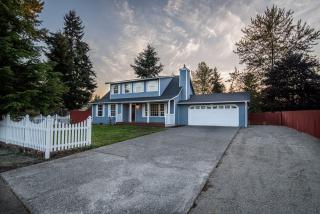 15610 121st Avenue Ct, Puyallup, WA 98374-9351