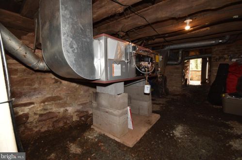 6745 Fayette St, Haymarket VA  20169-2916 exterior