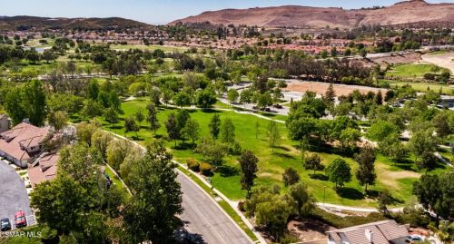 272 Fieldstone Way, Simi Valley CA  93065-6768 exterior