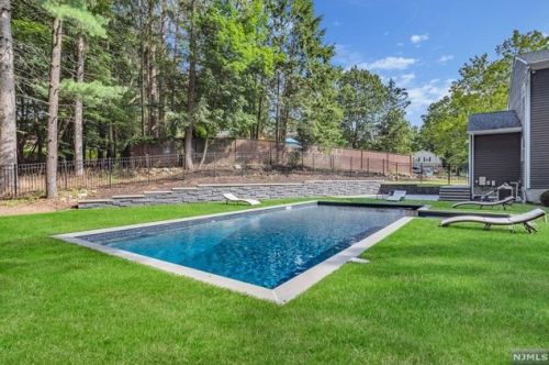 32 Brandywine Pl, Oakland NJ  07436-2321 exterior