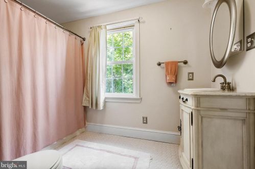 801 Thomas Ave, Riverton NJ  08077-1030 exterior