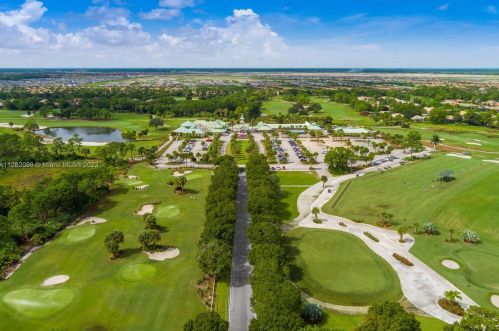 8801 One Putt Pl, Fort Pierce FL  34986-3068 exterior
