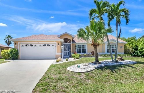616 30th St, Cape Coral, FL 33904-3535