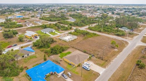 4608 Golfview Blvd, Lehigh Acres FL 33973-6000 exterior