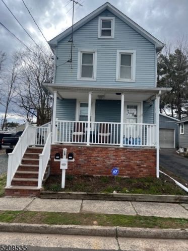 18 5th Ave, Manville NJ  08835-1322 exterior