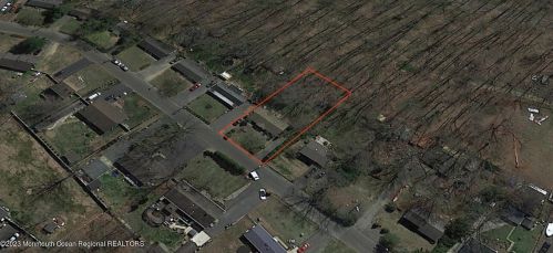 28 Oak Ln, Plumsted Township NJ  08533-1812 exterior