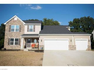 3007 Clearbrook Dr, Avon, OH 44011