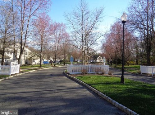 733 Mowat Cir, Trenton, NJ 08690-3223