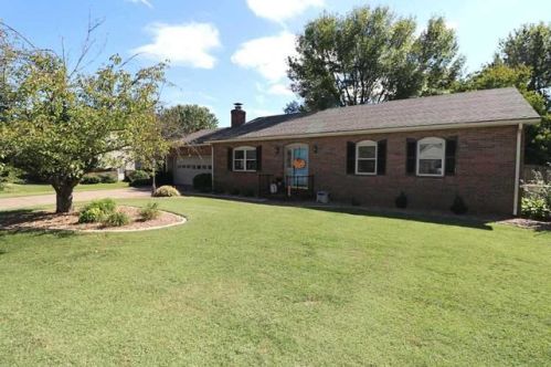10399 Shawnee Dr, Newburgh, IN 47630-9304