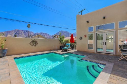 53400 Avenida Obregon, La Quinta CA  92253-3438 exterior
