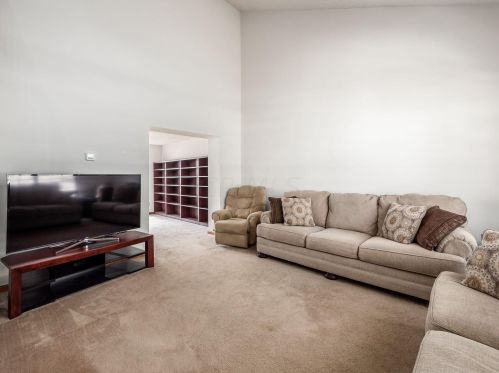 7929 Hickson Dr, Blacklick, OH 43004-9113