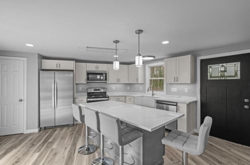 193 Pinehaven Rd, Coventry RI 02816-8934 exterior