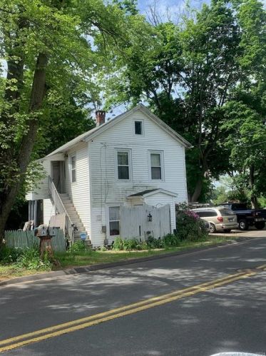 15 Church St, East Windsor, CT 06016-9301