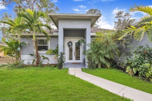 3480 18th Ave, Naples, FL 34117-4524