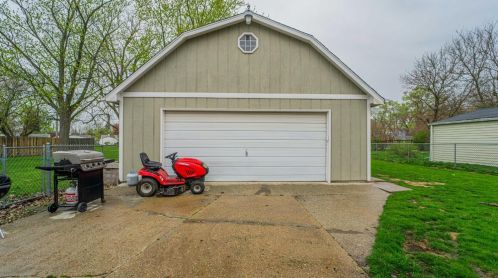 8126 Robertson Pl, Hammond IN  46322-1017 exterior