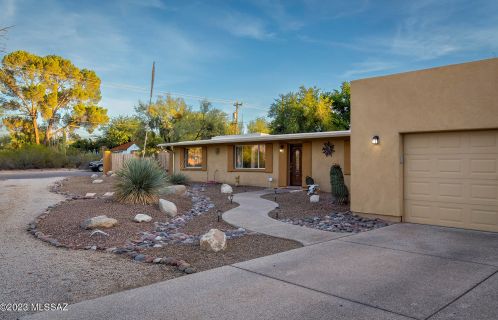2256 Prince Rd, Tucson, AZ 85719-2002