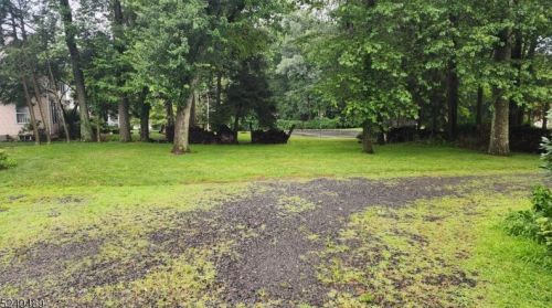 23 Cedar Ln, Chatham Township NJ 07928-1150 exterior