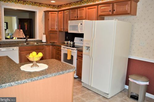 432 Montego Ct, Navy Sup Dpt, PA 17050-2497