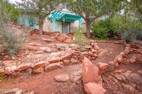 105 Castle Rock Trl, Sedona AZ 86336-6820 exterior