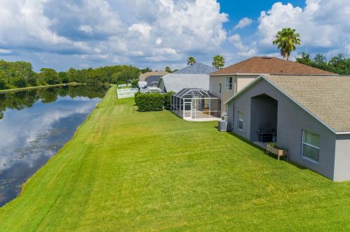 19018 Fishermans Bend Dr, Lutz FL  33558-9753 exterior