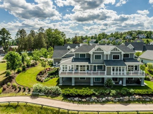 32 Moray Ln, Ipswich, MA 01938-1195