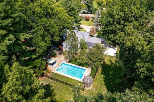 6037 Countryhills Dr, Cincinnati, OH 45233-1731