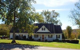 858 Tom Osborne Rd, Columbia, TN 38401-6736