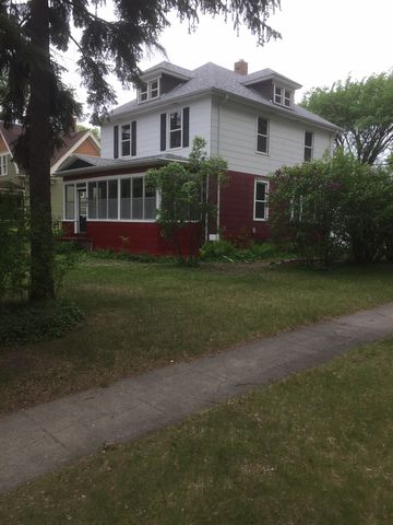 801 4th St, Moorhead MN  56560-6745 exterior