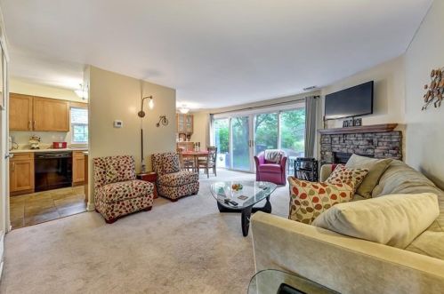 31 Greenwich Ct, Oakmont, PA 15139-1170