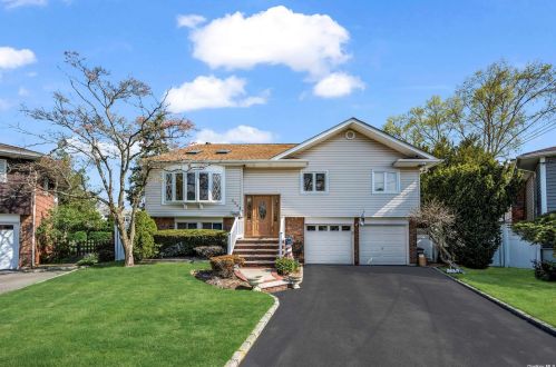 2395 Elk Ct, North Bellmore, NY 11710-1150