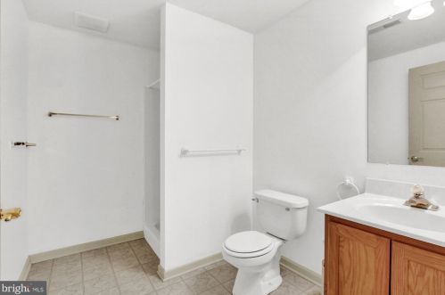 142 Furlong Way, Red Lion PA 17356-8775 exterior