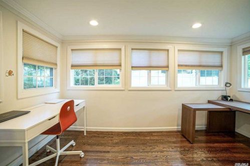 25 Ascot Rdg, Great Neck NY  11021-2900 exterior