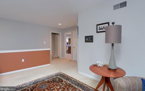 34 Red Leaf Ln, Lancaster PA 17602-7000 exterior