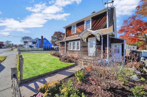 150 Summit St, Bridgeport CT  06606-4839 exterior