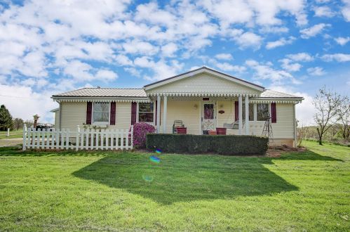 3045 Wayne Ridge Rd, Zanesville OH  43701-8651 exterior