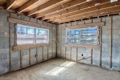 267 Flamingo St, Fort Myers Beach FL  33931-4311 exterior