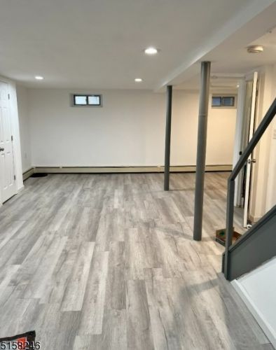 919 Oak St, Roselle NJ  07203-2001 exterior