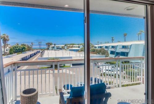 84 Montego Ct, San Diego CA 92118-3252 exterior