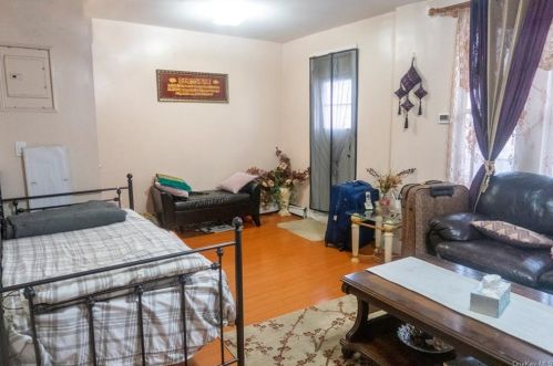 1847 Barnes Ave, Bronx NY  10462-3607 exterior